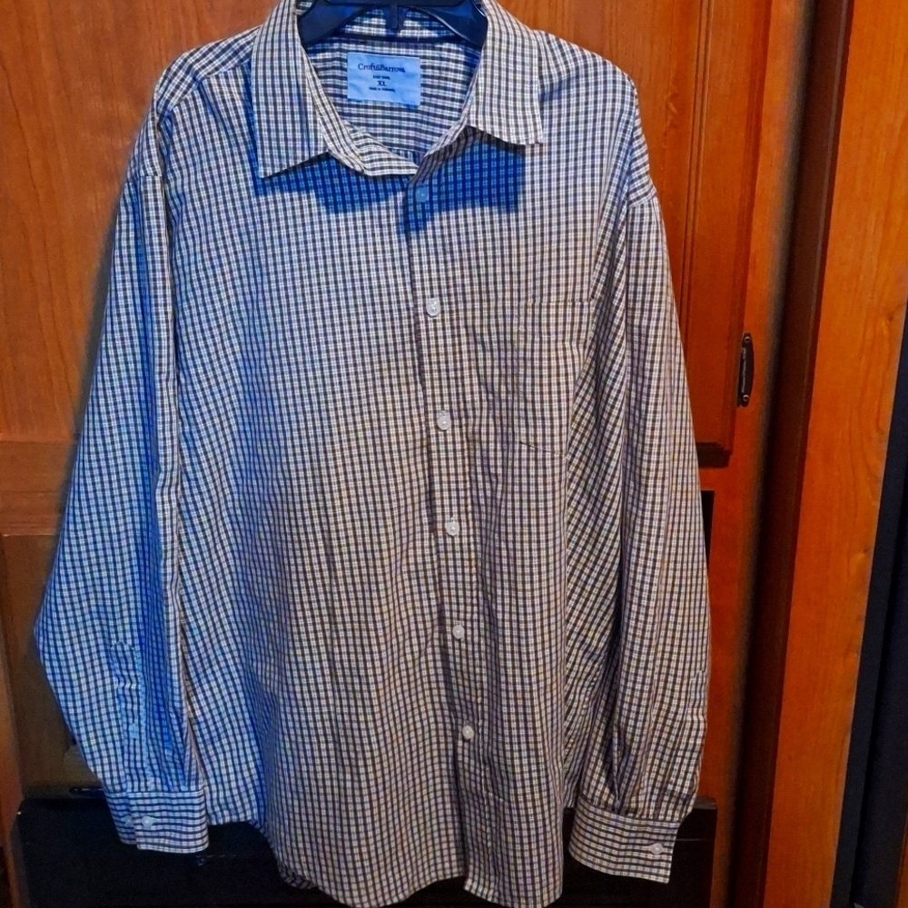 Croft And Barrow Easy Care Men's Striped and Checkered Shirt In An XL